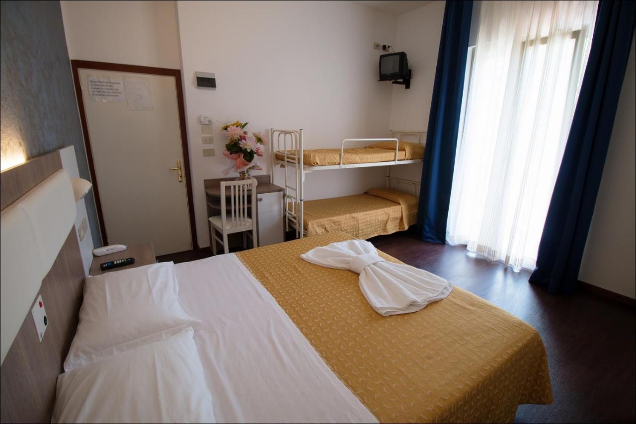 Hotel Belfiore Misano Adriatico Exterior foto