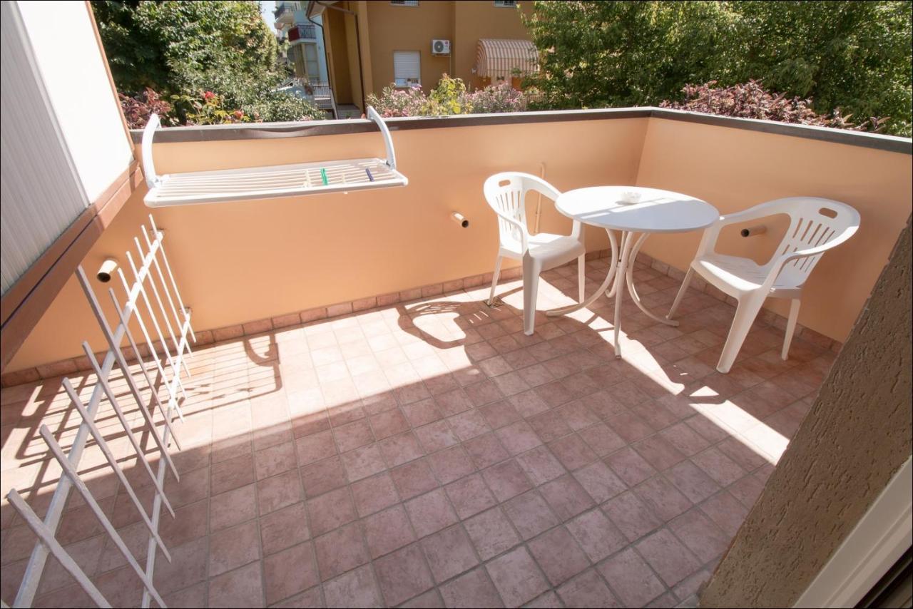 Hotel Belfiore Misano Adriatico Exterior foto