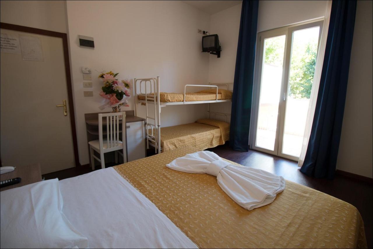 Hotel Belfiore Misano Adriatico Exterior foto