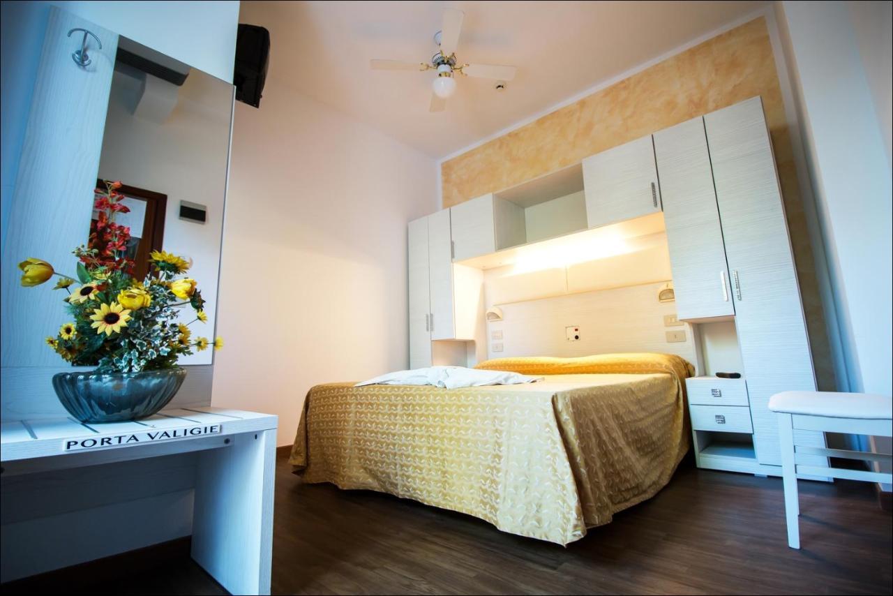 Hotel Belfiore Misano Adriatico Exterior foto